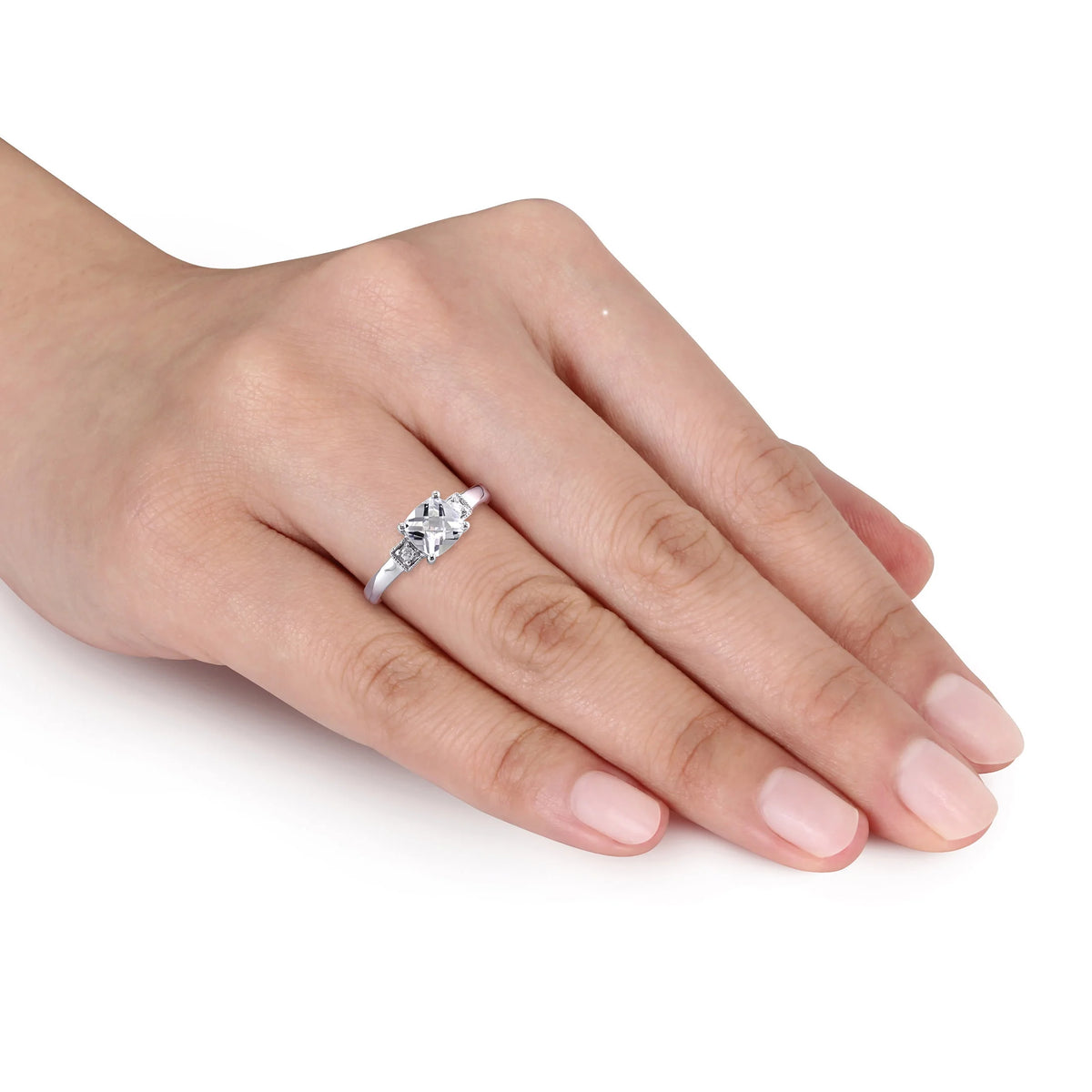 10kt White Gold 3-Stone Engagement Ring V354526