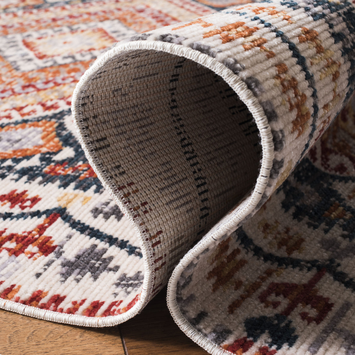 Ivory / Navy Rug J680